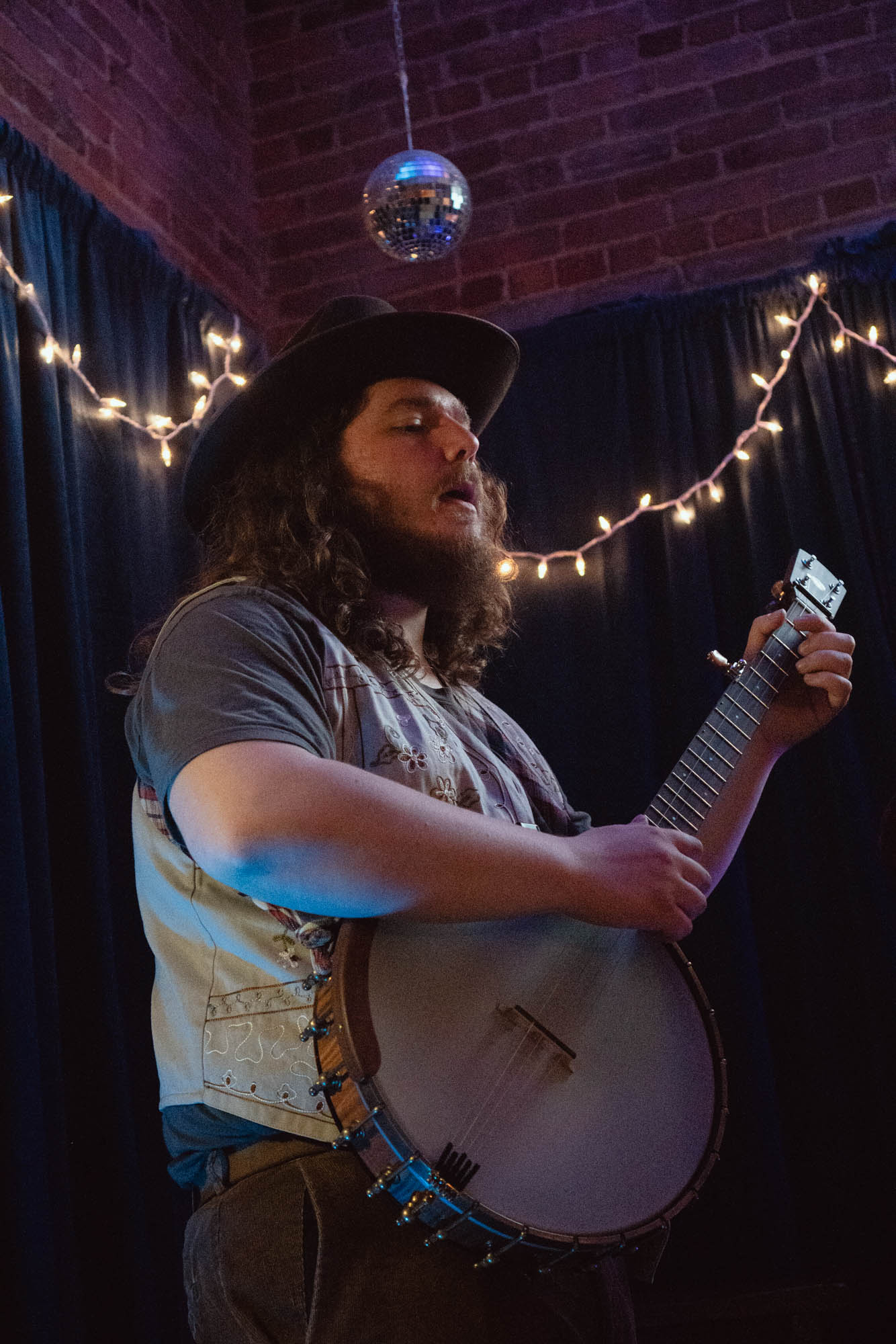 Ben Traverse playing at Stormcloud Brewing Co.